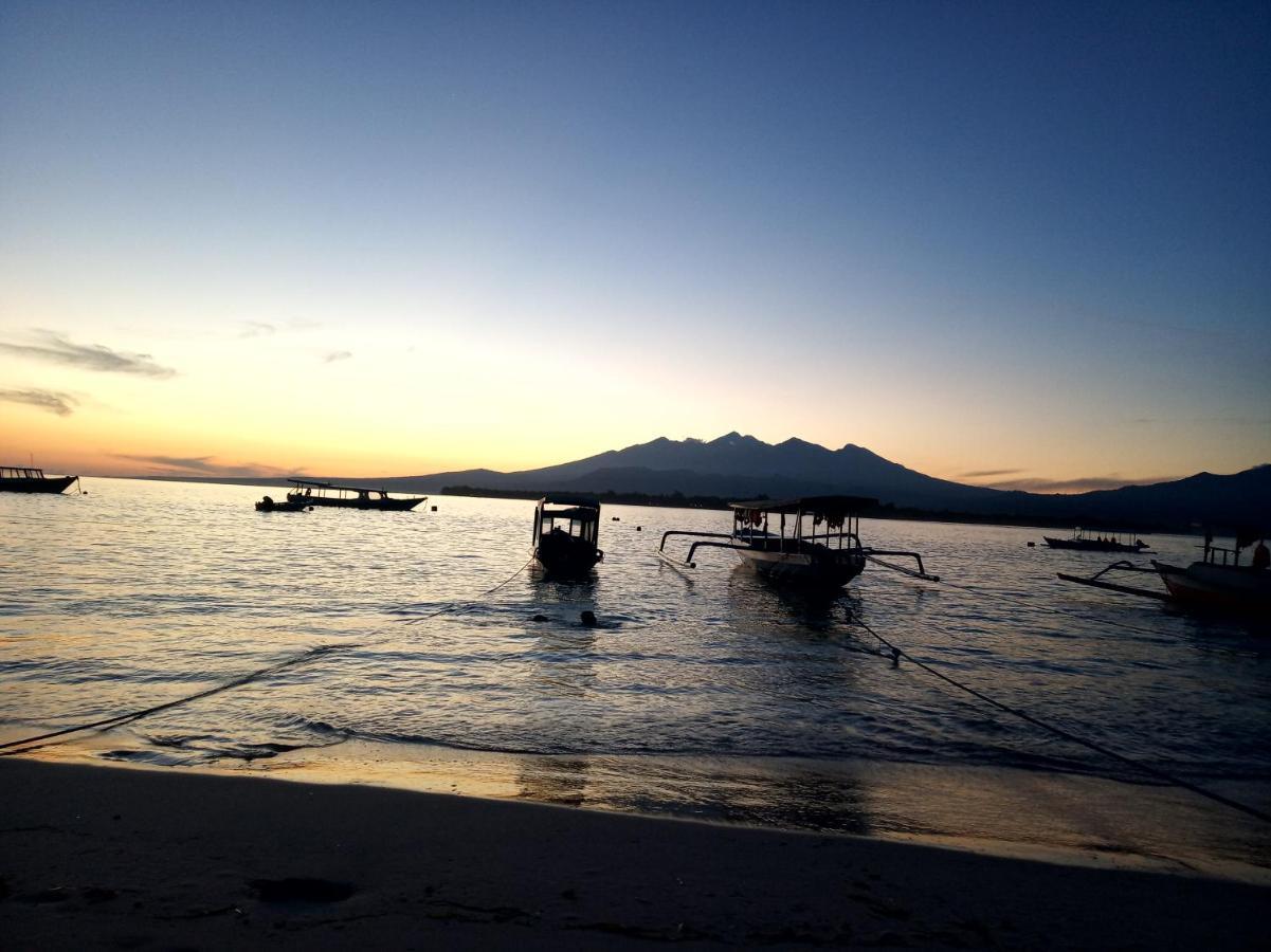 Cnunk Bungalow Acomodação com café da manhã Ilhas Gili Exterior foto