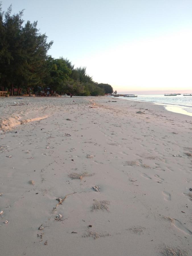 Cnunk Bungalow Acomodação com café da manhã Ilhas Gili Exterior foto